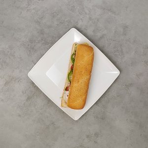 ساندویچ مرغ و ریحان